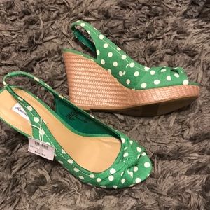 Green and white polkadot wedges